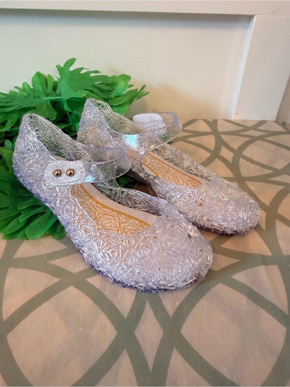 💫10/$25 • Girls Sparkle Jelly Mary Jane Shoes in Clear/Silver